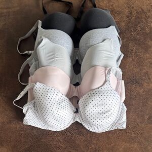 Bundle of 5 Victoria’s Secret Bras / 38C